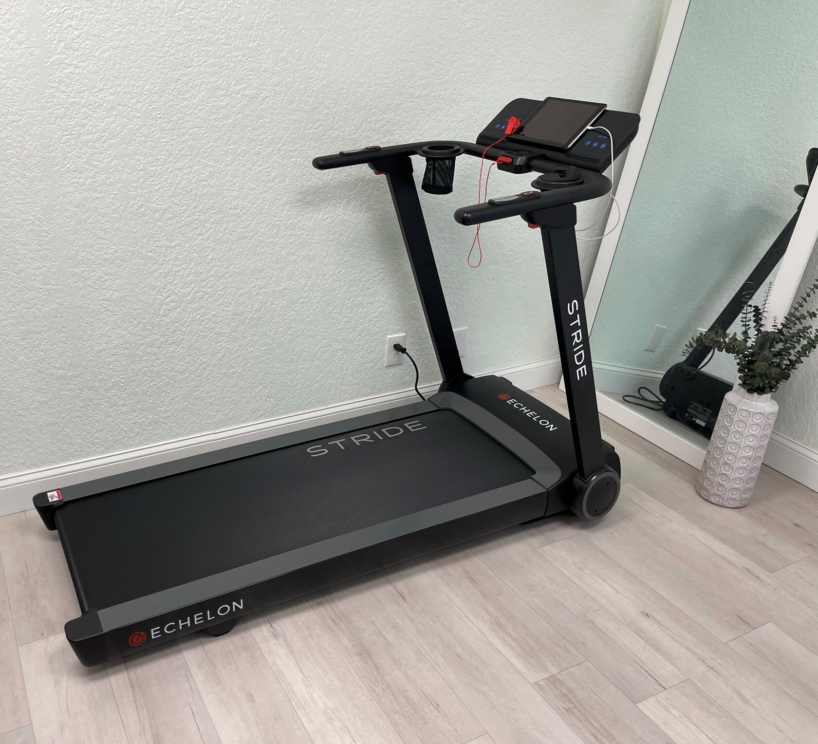 2025/06/02BfmI5YkYh0yoj8RYc6U5t-11.jpg Echelon Stride Connected Treadmill – Auto-Folding, Bluetooth, 12 Inclines, Free Echelon Access